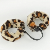 Черные кожаные оковы со съемной леопардовой опушкой - Sitabella - купить с доставкой в Новошахтинске