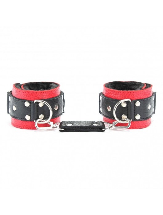 Красно-чёрные кожаные наручники с меховым подкладом - БДСМ Арсенал - купить с доставкой в Новошахтинске