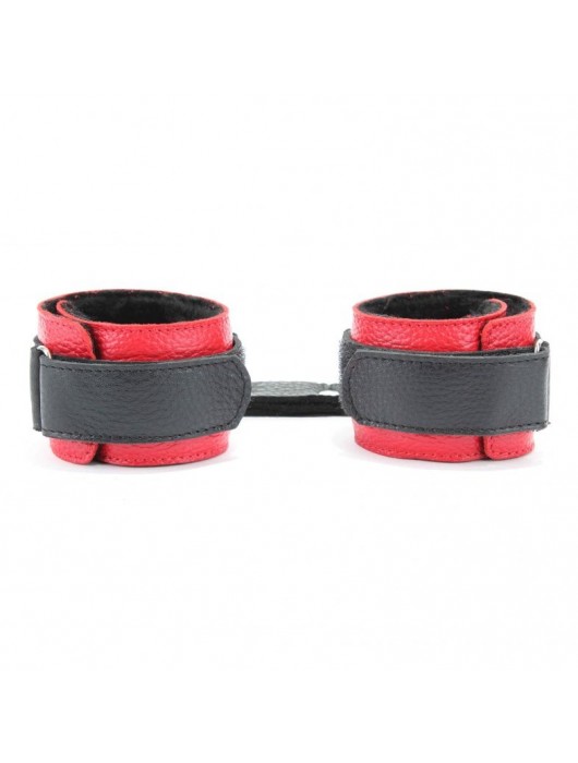 Красно-чёрные кожаные наручники с меховым подкладом - БДСМ Арсенал - купить с доставкой в Новошахтинске