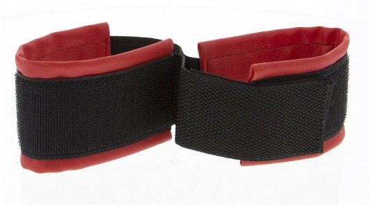 Полиуретановые манжеты для фиксации рук вместе Bound Together Wrist Restraints - Blush Novelties - купить с доставкой в Новошахтинске